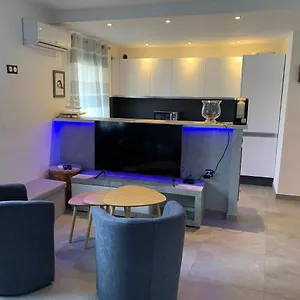 Grand Tres Agreable Avec Bar, Cuisine Et Terrasse Cagnes-sur-Mer